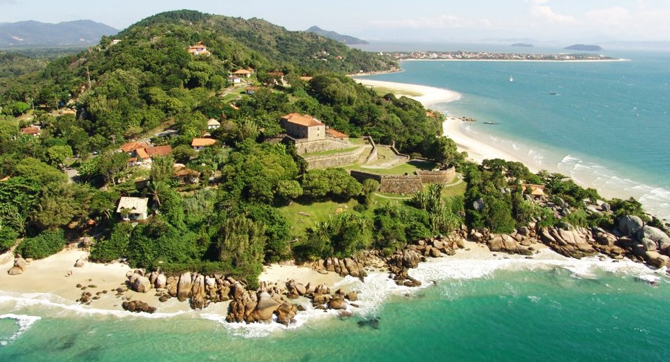 Top praias de Florianópolis com as águas mais quentes