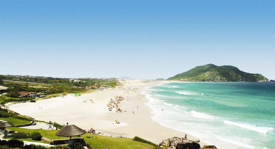 As melhores praias para surfar em Florianópolis