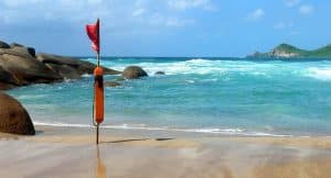 Leia mais sobre o artigo Descubra como reconhecer uma corrente de retorno no mar e evite ser levado por ela