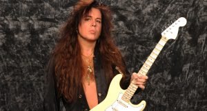 Leia mais sobre o artigo Yngwie Malmsteen, gênio da guitarra, fará workshop em Floripa dia 30 de Agosto