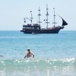 Recuo do mar em Santa Catarina mostra navio naufragado há 63 anos em Floripa  