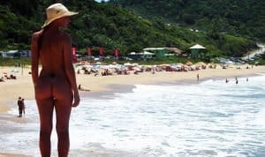 Leia mais sobre o artigo Conheça 3 Praias de Nudismo em Santa Catarina