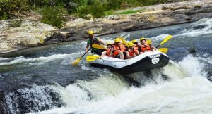 Leia mais sobre o artigo Rafting em Florianópolis: Adrenalina Pura: Voce vai Adorar esta aventura!