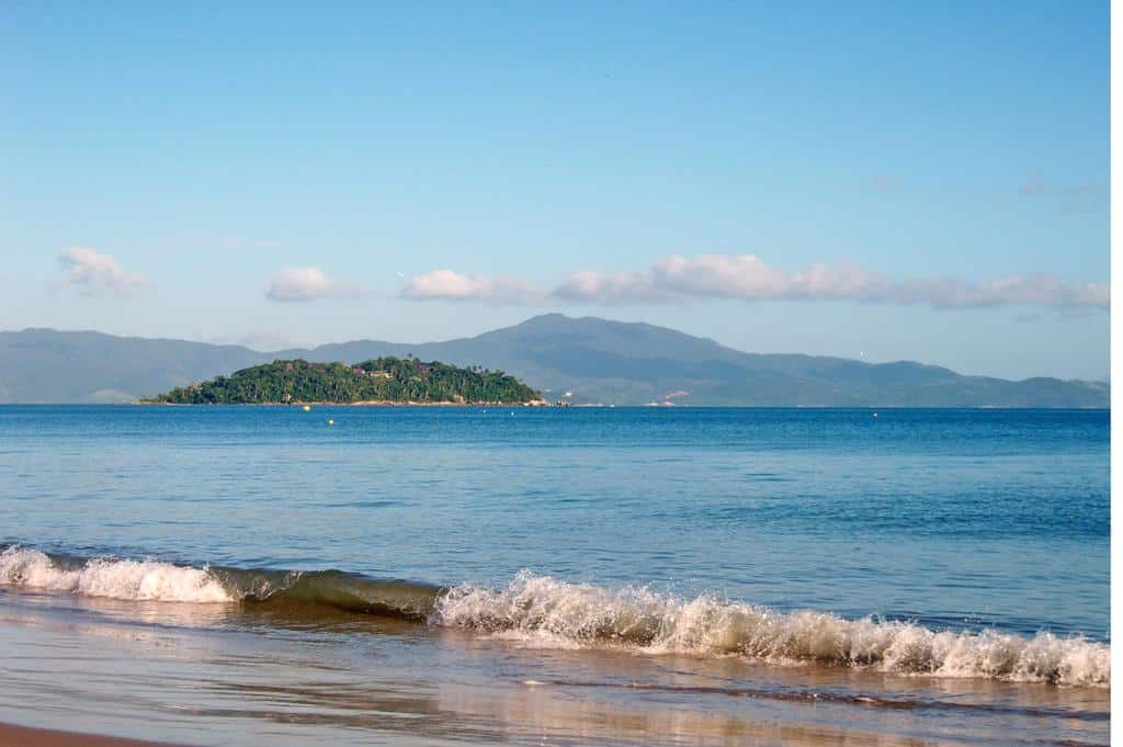 4 praias no norte da Ilha em Florianópolis para curtir com toda a família